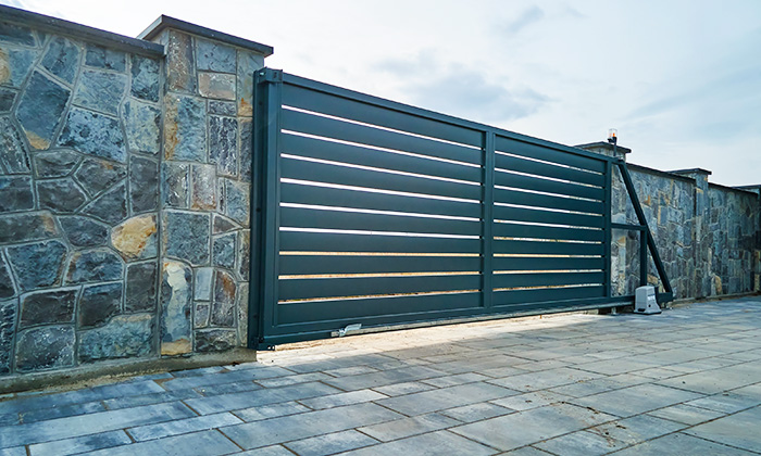 Кейс: откатные и распашные ворота